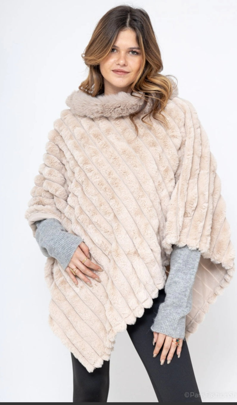Poncho col fourrure
