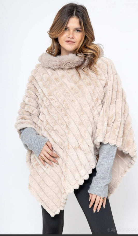 Poncho col fourrure