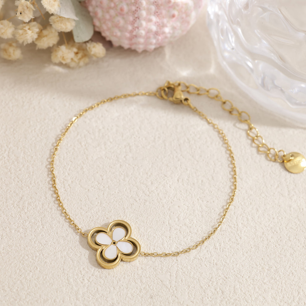 Bracelet fleur nacrée ajouré