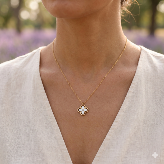Collier fleur ajouré